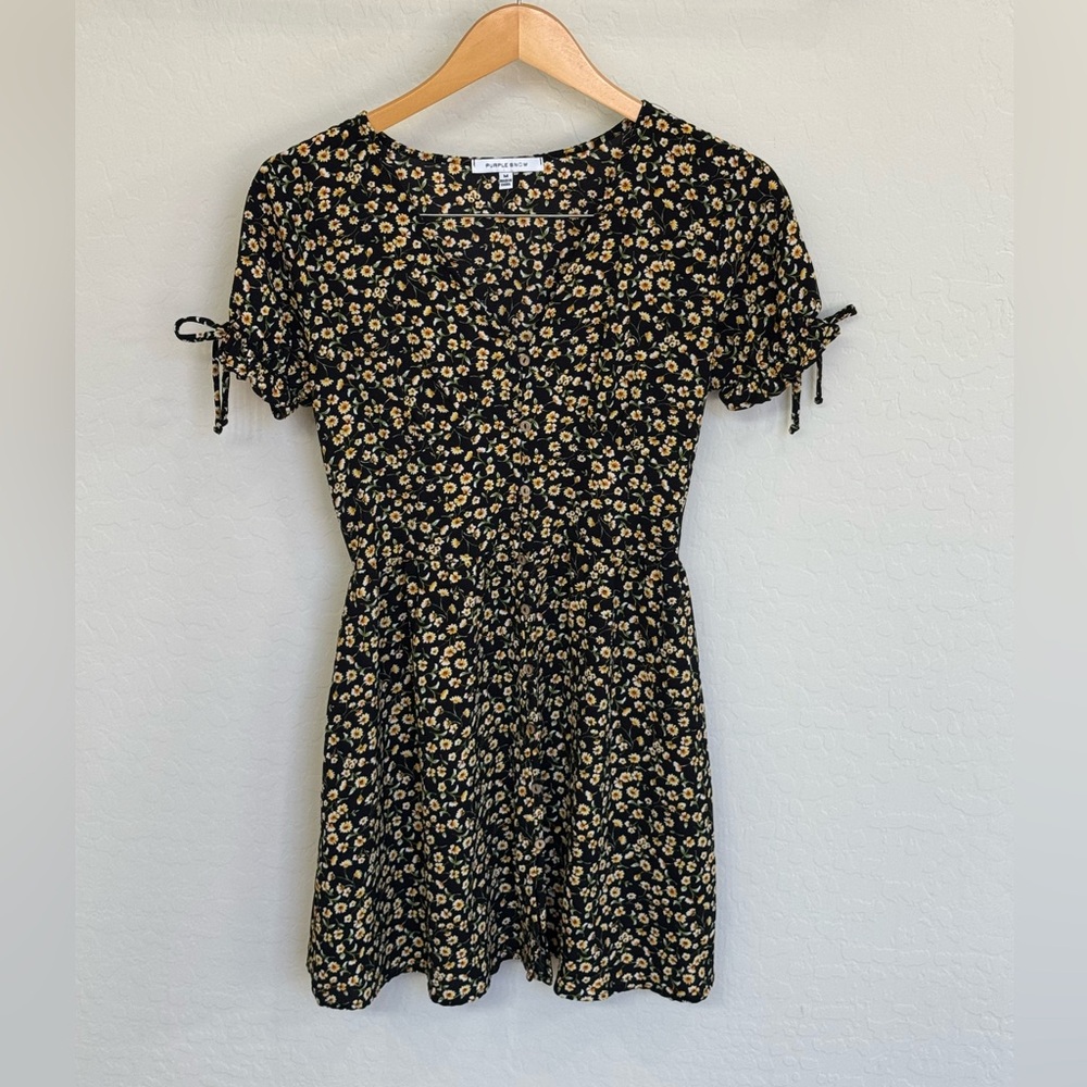 Purple Snow Black and Yellow Floral Mini Dress in Like New Condition Size Medium